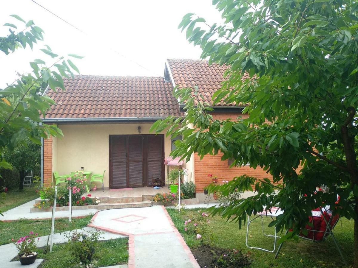 Apartment Ljupka Pančevo Exterior foto